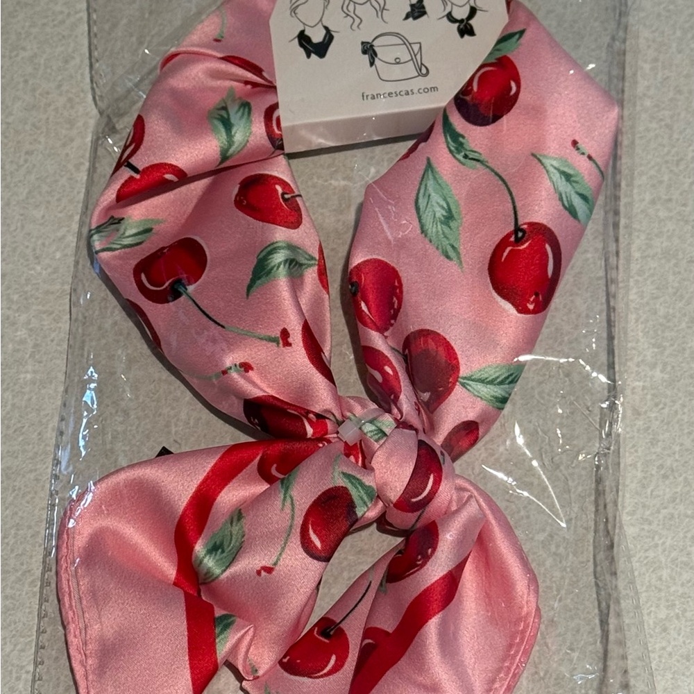 Cherry print scarf - Picture 2 of 3